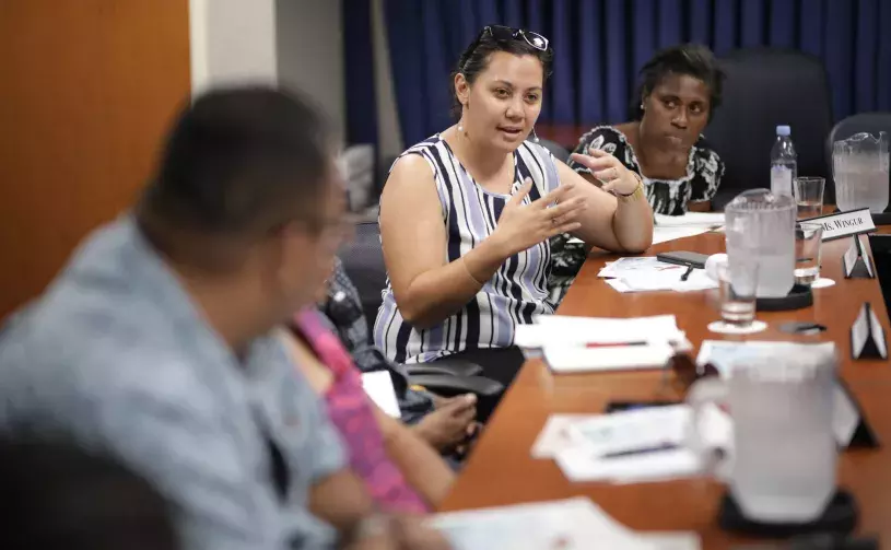 Pacific Islands journalists in discussion.