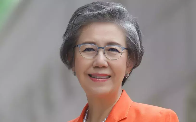 Portrait of Professor Yanghee Lee